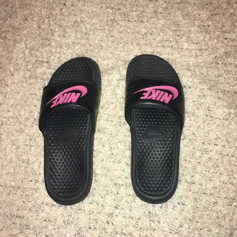 Nike slides, barely worn!